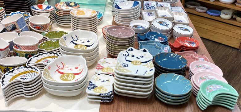 招き猫のお皿など