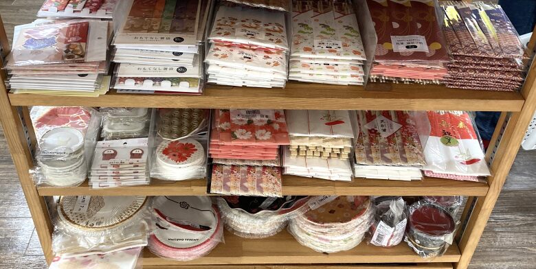 割り箸、箸置き、コースター、紙皿など